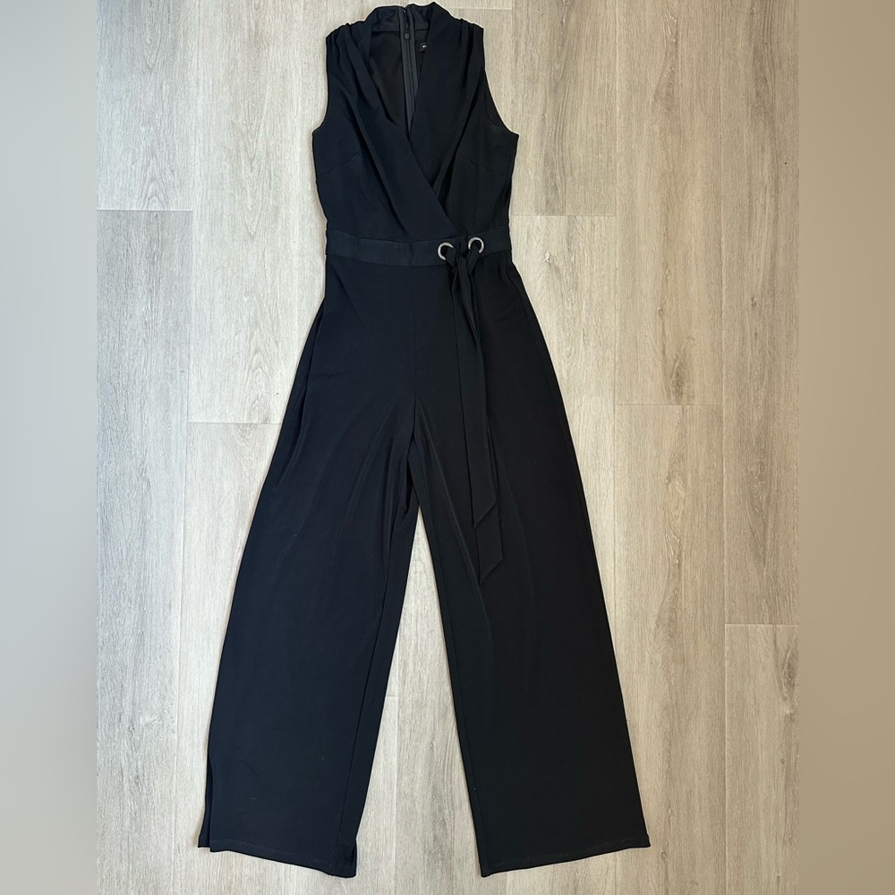 WHITE HOUSE BLACK MARKET SLEEVELESS WIDE LEG JUMPSUIT Size XXS
Black